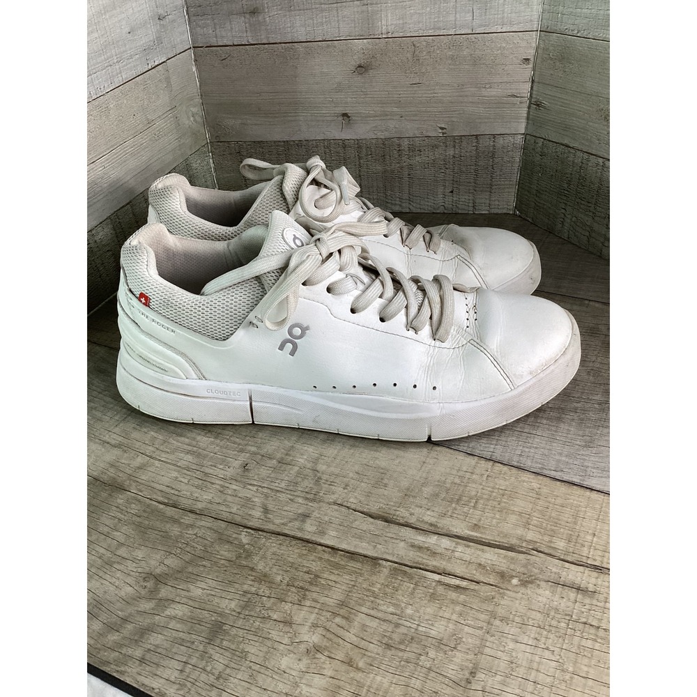 On Running The Roger Advantage White Sneakers Womens 9.5 3WD10652351
